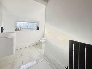 Upstairs WC- click for photo gallery